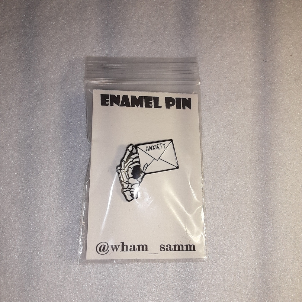 ♻️RELISTED♻️ Anxiety Skeleton hand mail enamel pin - Picture 3 of 3